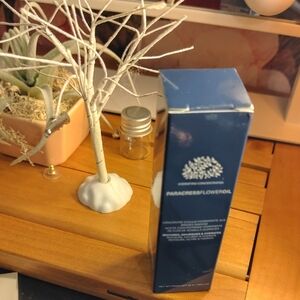 Paracress Flower Oil Moisturizer - Blue